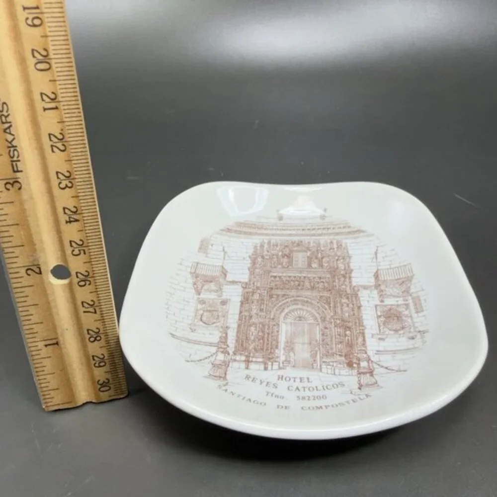 Entursa Hotel‎ Reyes Catolicos Madrid Spain Pin Trinket Plate Porcelain Dish VTG